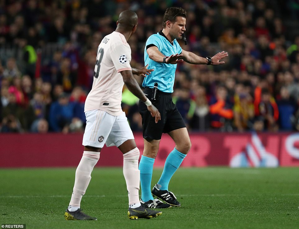 详细阅读:KAIYUN SPORTS-包含里程碑夜!皇家社会调整名单,荷甲关键时刻刷纪录,悬念犹存,纪律约束更严格的词条 KAIYUN SPORTS-包含里程碑夜!皇家社会调整名单,荷甲关键时刻刷纪录,悬念犹存,纪律约束更严格的词条