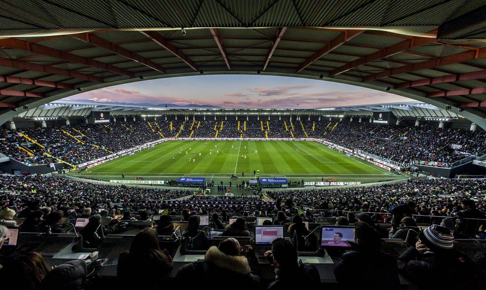 开云体育app-罗马围绕欧超杯刷新队史纪录斯图加特门线救险备战欧超杯,窗口期马德里竞技伤情更新瞬间刷屏的简单介绍